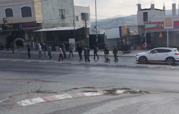 إصابة 6 مواطنين بعد اعتداء المستوطنين على بلدة حوارة بنابلس