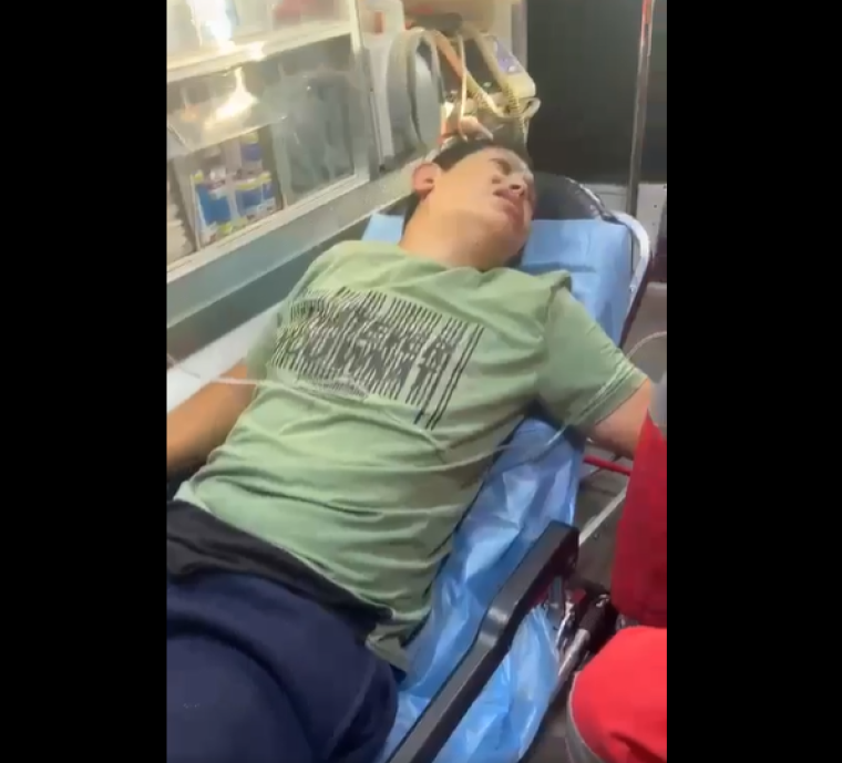 فيديو.. إصابة مواطن من ذوي الاحتياجات الخاصة برصاص الاحتلال في الخليل