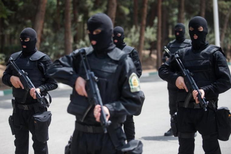 إيران: الهجوم على مزار دبني في شيراز لن يمرّ من دون رد