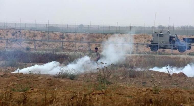 قنابل الغاز في أطراف بلدة خزاعة