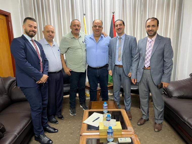 تجار الالبسة.