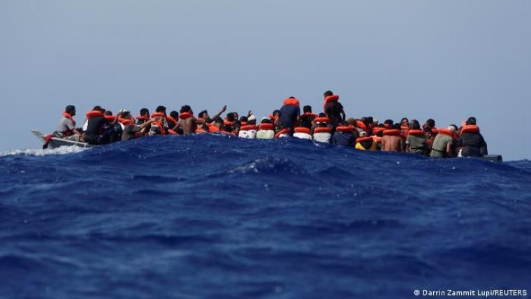 وفاة 20 شخصاً بينهم نساء وأطفال بغرق قارب جنوب الهند
