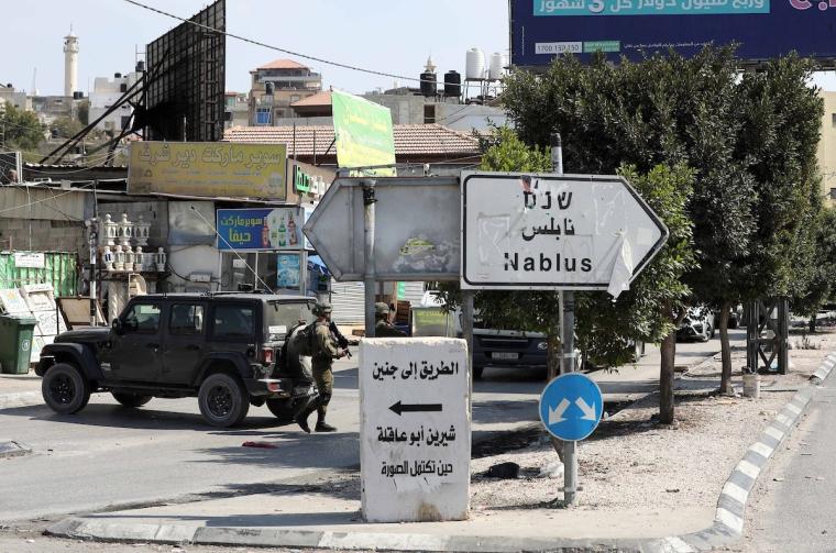 قوات الاحتلال تواصل حصار نابلس لليوم الـ 12 على التوالي