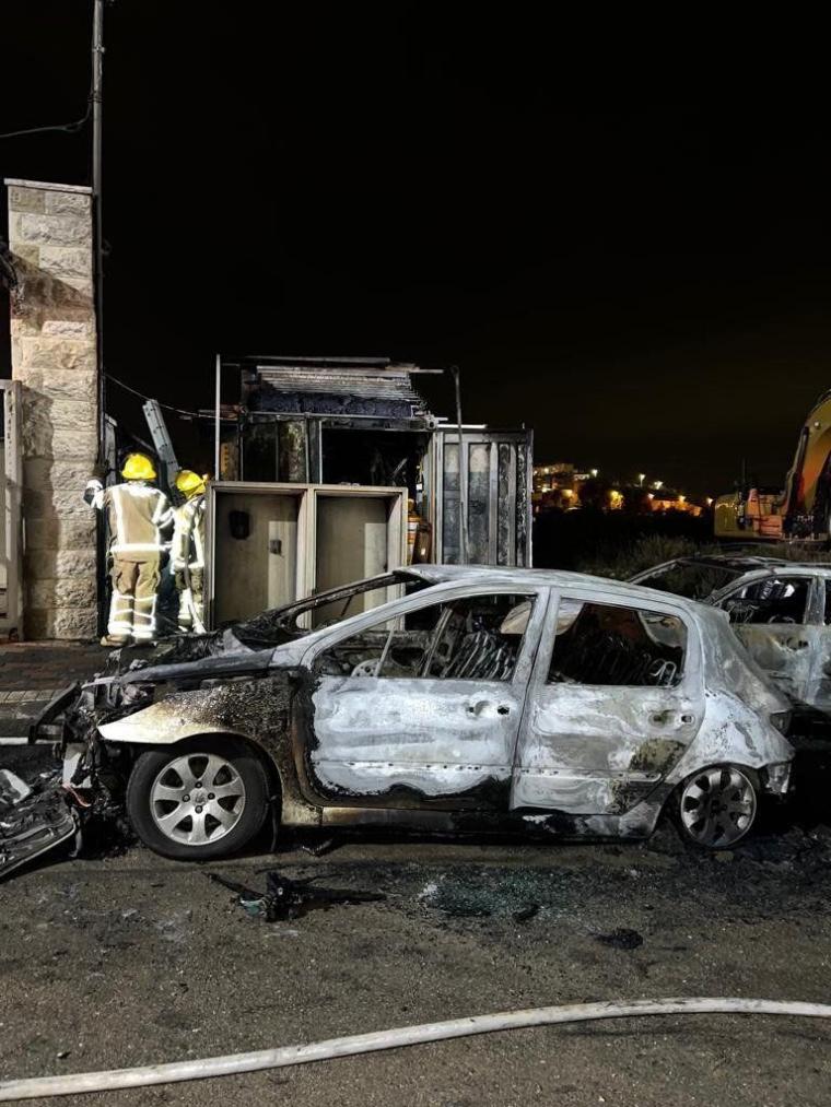 حرق سيارات بالقدس- مستوطنون