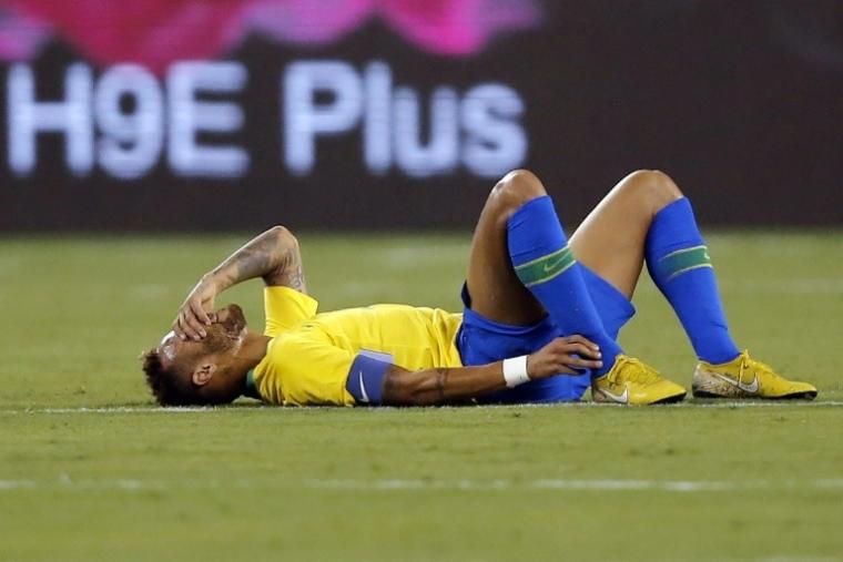 مدرب البرازيل: نيمار لعب أمام صربيا مصابا دون علمنا