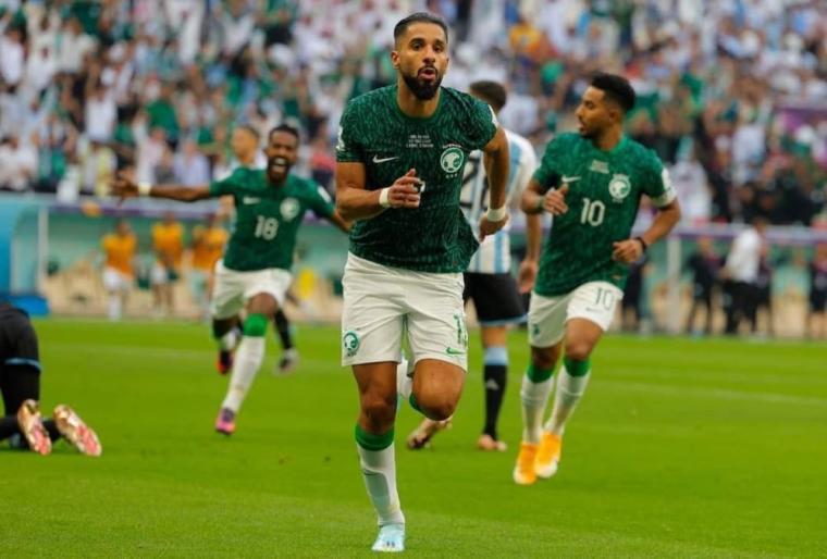 السعودية تحقق انتصاراً تاريخياً على الأرجنتين بهدفين لهدف
