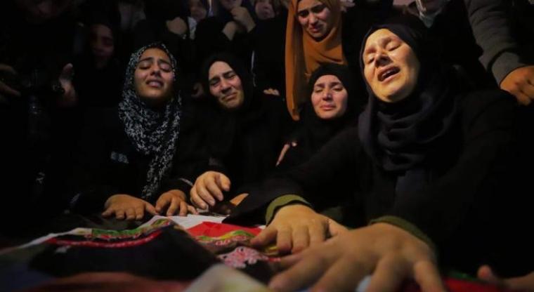 "غزة" تشيع جثامين 8 شهداء من أبنائها غرقوا قبالة السواحل التونسية