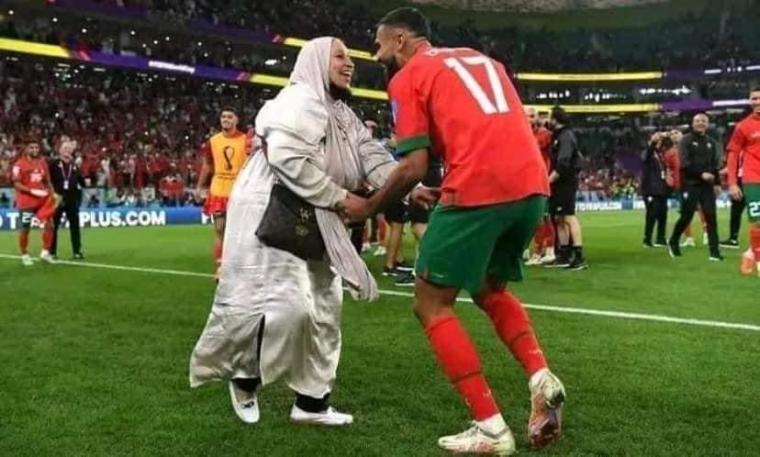 صور.. ما صحة خبر وفاة والدة سفيان بوفال اللاعب المغربي 2022 .. هل توفت والدة سفيان بوفال