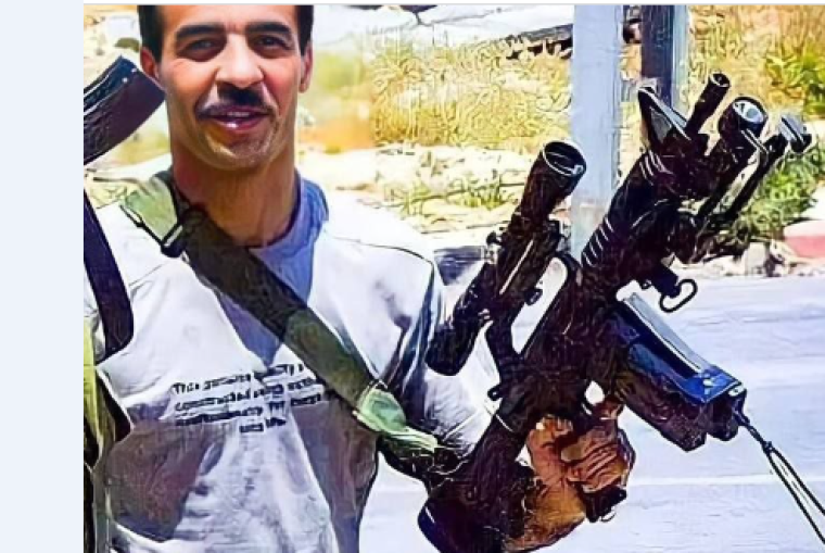 الشهيد أبو حميد في خلال القماومة.PNG