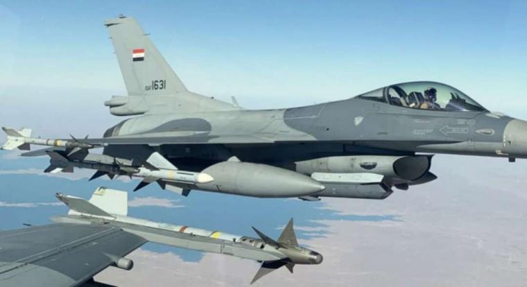 الطيران العراقي يقضي على 5 مسلحين بضربة جوية