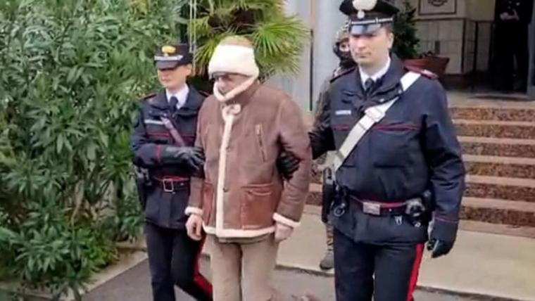 فيديو لحظة اعتقال ماتيو ميسينا دينارو زعيم المافيا الإيطالية