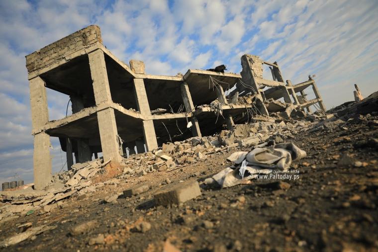 قصف صهيوني على غزة فجر اليوم (35).JPG