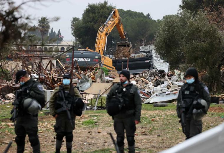 الاحتلال يهدم مقهى فلسطيني في القدس اليوم 2023