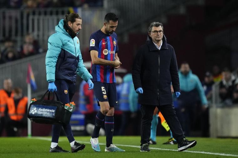 "برشلونة" يكشف طبيعية إصابة "بوسكيتس" ومدة غيابه