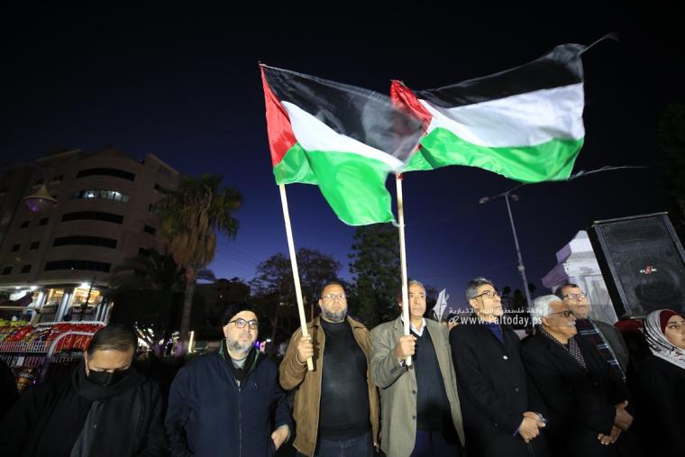 القوى الوطنية والإسلامية  في محافظة غزة وقفة  تضامنًا مع مدينة نابلس وتنديدًا بمجزرة الاحتلال بحق أهلنا هناك (8).JPG