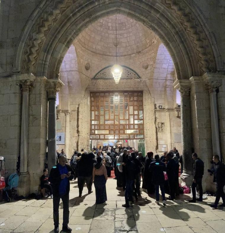 صلاة الفجر في المسجد الأقصى