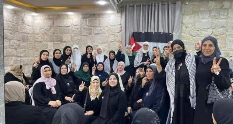 امهات الشهداء في جنين ونابلس.jpg