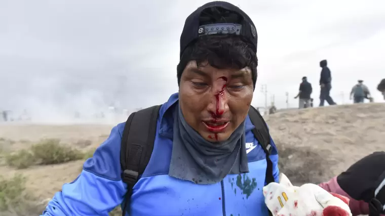 10 قتلى وإصابات بتحطم حافلة وسقوطها بنهر في بيرو