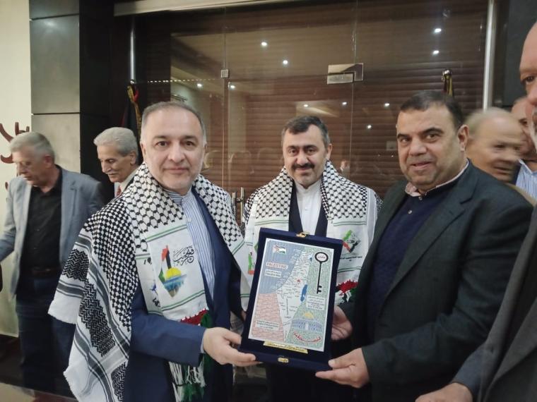 "الجهاد" وفصائل المقاومة الفلسطينية تُكرم السفير الإيراني في دمشق بعد انتهاء مهامه