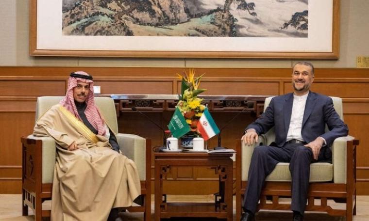 وزيرا الخارجية السعودي والإيراني.jpg