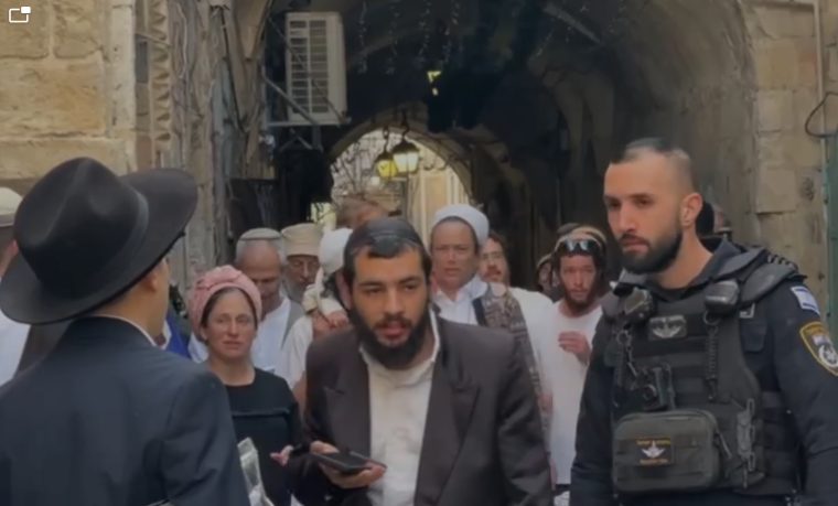 مسيرة للمستوطنين أمام باب الاسباط.PNG