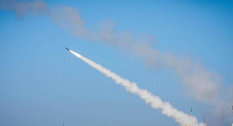 المقاومة الفلسطينية تُطلق عدة صواريخ تجريبية