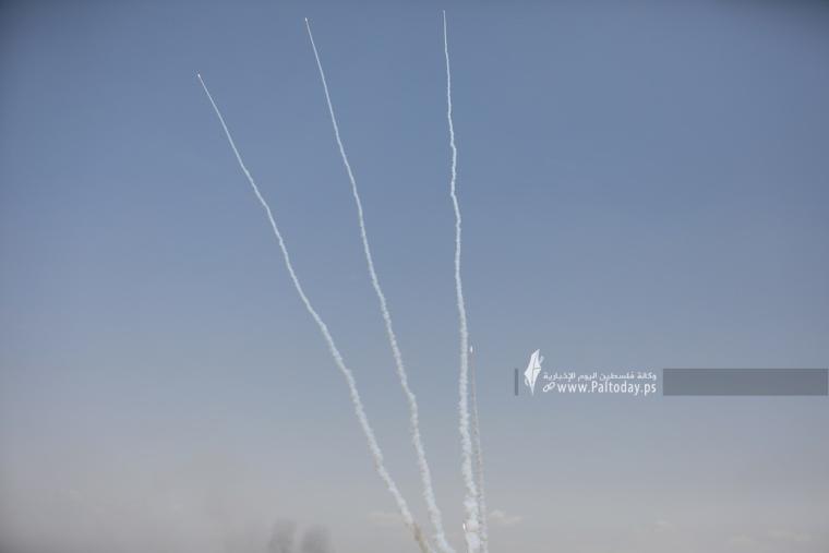رشقات الصاروخية تجاه المدن المحتلة (14).JPG