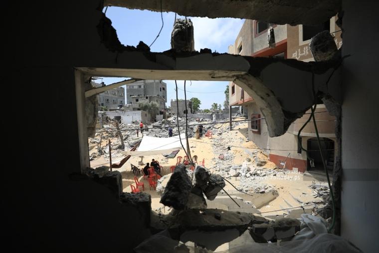عريس عطا عليان بعد قصف شقته في بيت لاهيا (6).JPG