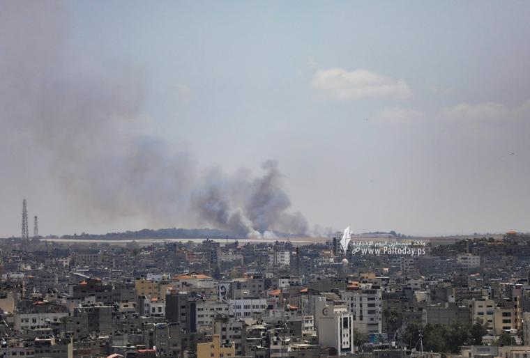جيش العدو يواصل الغارات الجوية من الطيران الحربى على  قطاع غزة في خامس أيّام العدوان (4).JPG