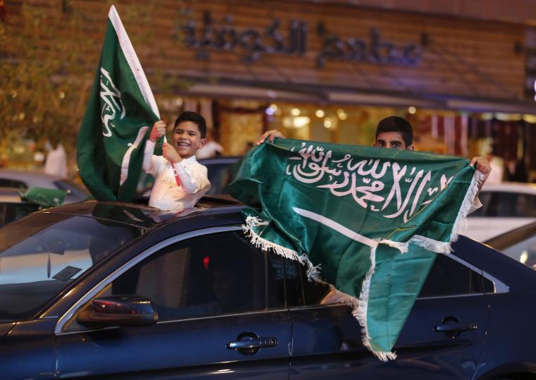 عدد السكان السعوديين 2023-كم عدد سكان السعودية الان