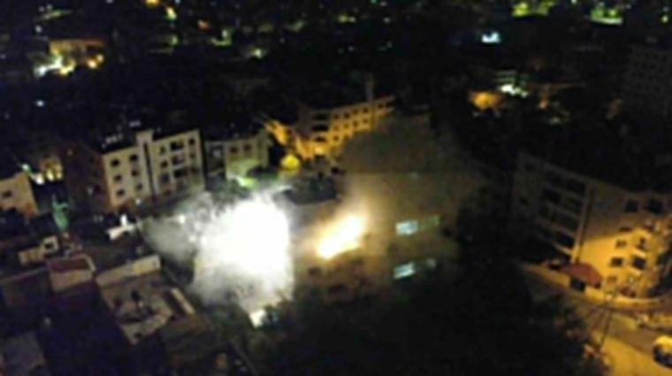 قوات الاحتلال تُفجر منزل الأسير أسامة الطويل في نابلس