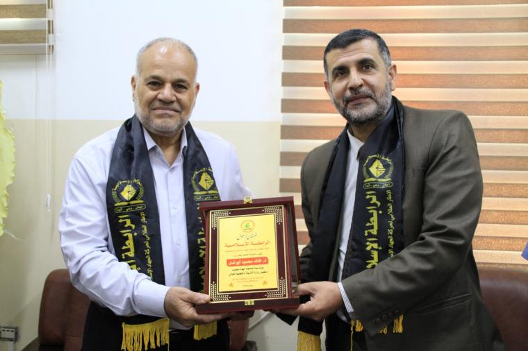 وفد الجهاد الإسلامي يقدم التهاني لللدكتور خالد أبو ندي وكيل وزارة التربية والتعليم.jpg