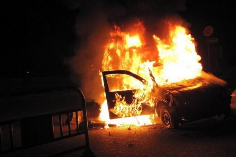حرق سيارة.jpg
