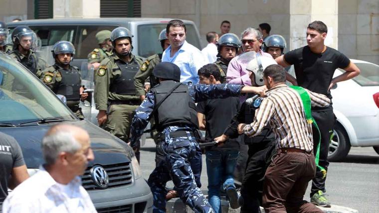 اجهزة امن السلطة تعتقل مواطنا في الضفة