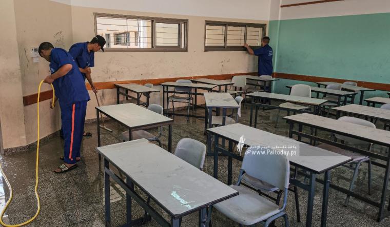 وزارة التعليم بغزة تشرع بحملة مكثفة لتطهير وتنظيف لاستقبال العام الدراسي الجديد (11)