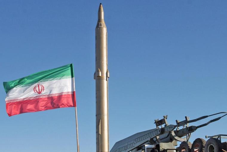 "إيران" تكشف مميزات صاروخها الجديد "سينا"