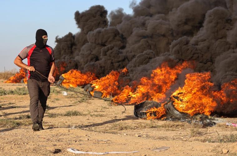 الشباب الثائر.jpeg