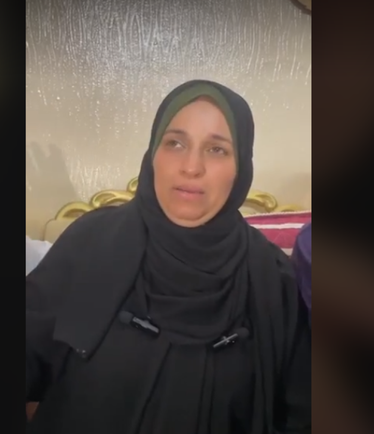 والدة الشهيد الزرد.PNG