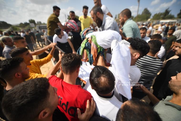 تشييع شهداء خلال العدوان على غزة (10).JPG