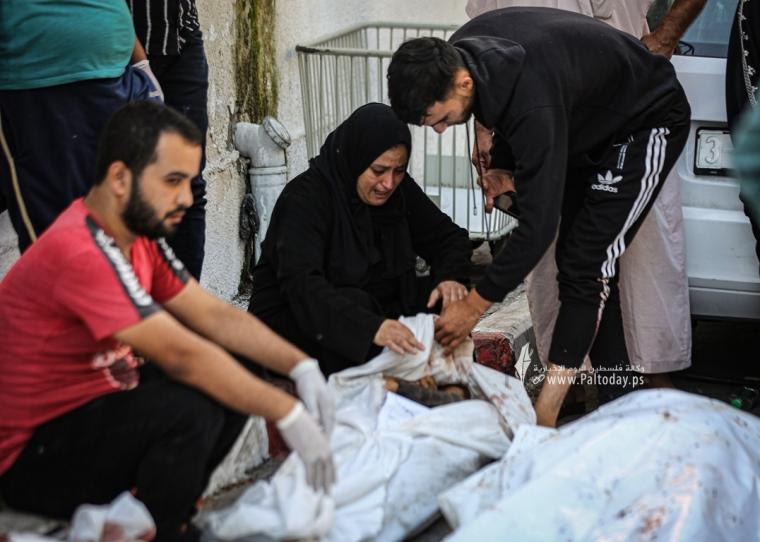 وداع حزين لجثامين مجرزة مستشفى المعمداني بغزة (15).JPG