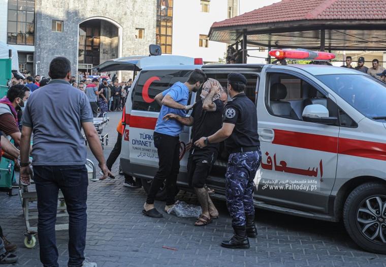 بالصور  شهداء ومصابون إثر تجدد القصف الإسرائيلي شرق قطاع غزة (13).JPG