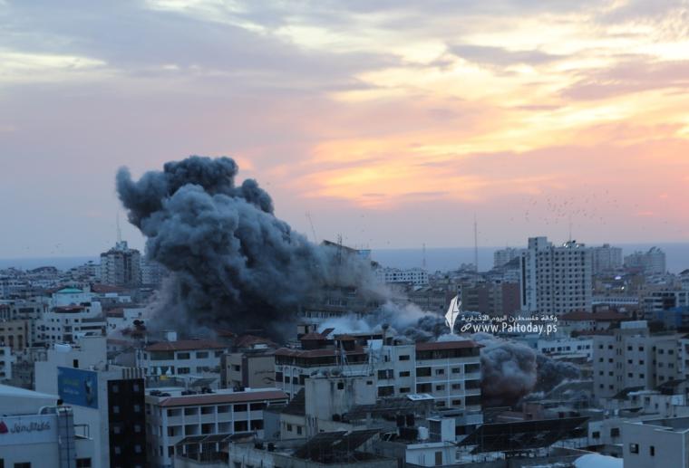 تدمير برج فلسطين بمدينة غزة