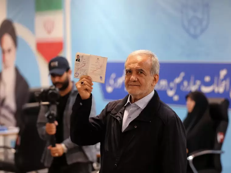 مرشح الرئاسة الإيرانية مسعود بزشكيان