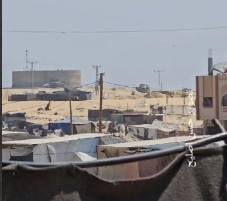 دبابات إسرائيلية في الجهة الغربية لمدينة حمد.JPG
