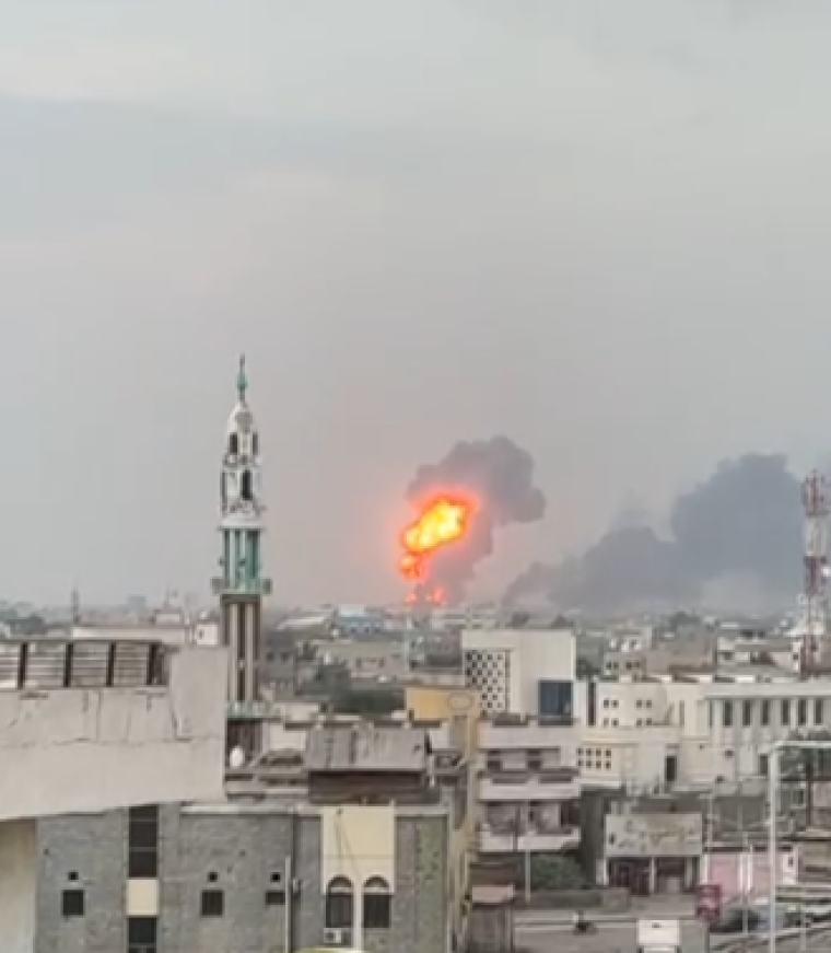الاحتلال الاسرائيلي يقصف مطار الحديدة الدولي في اليمن