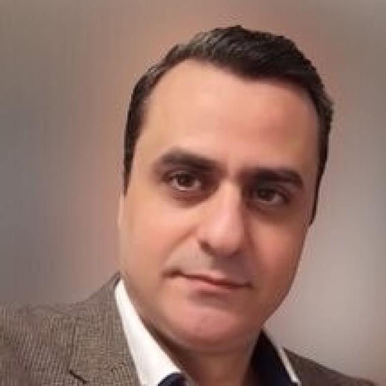 حيان نيوف كاتب ومحلل سياسي سوري