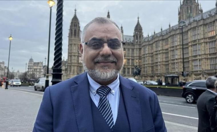 النائب البريطاني أيوب خان