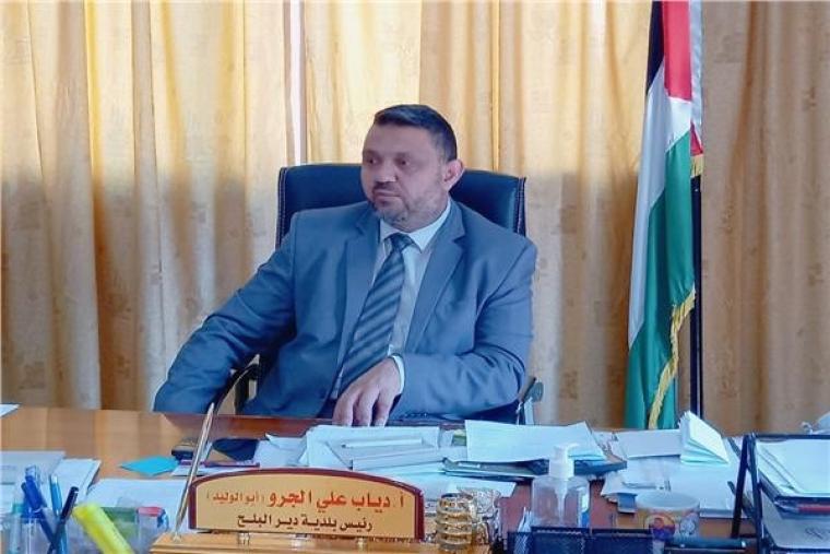 رئيس بلدية دير البلح دياب الجرو