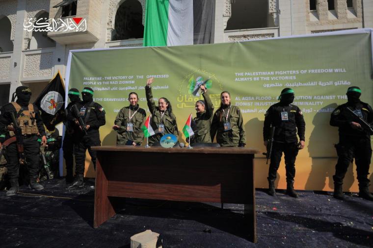 الأسيرات الأربع اللاتي أطلقت المقاومة سراحهن اليوم ضمن الصفقة