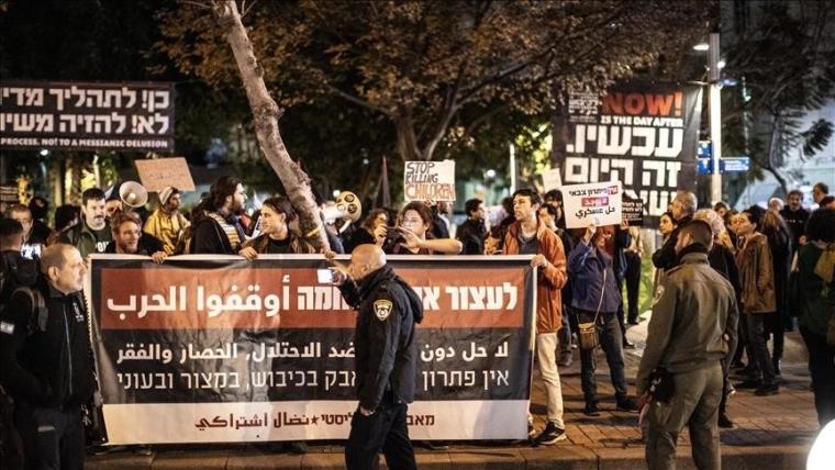 تظاهرة في تل ابيب للمطالة بالإفراج عن مختطفينهم لدى المقاومة (أرشيفية)